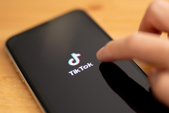 Rusia: La Justicia rusa multa a TikTok por promover el movimiento LGBT - EM